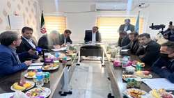 پروژه راه آهن، استقرار پایانه بین شهری، نصب دستگاه‌های ایکس‌ری در گمرک و مسائل مربوط به منطقه آزاد مهران و پایانه‌های مسافربری بررسی شد/ دستور به بازرس کل ایلام برای پیگیری رفع مشکلات